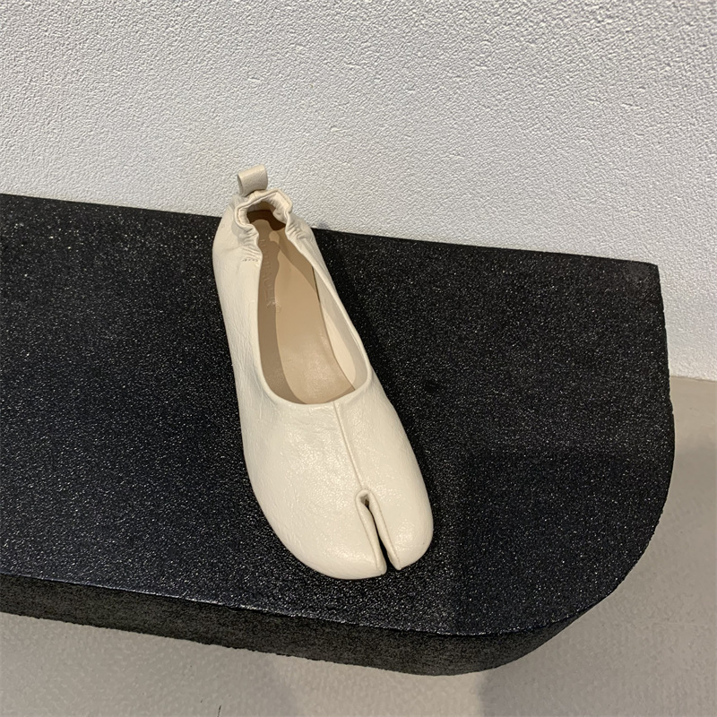 Women's Simple Split Toe Horseshoe Peas Chunky Heel Pumps foto 3