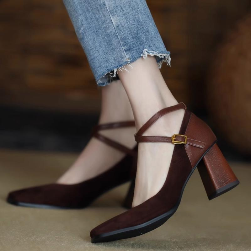 New Womens High Heels In A Retro Style Crafted From Matte Leather With Stylish Patchwork Details foto 3