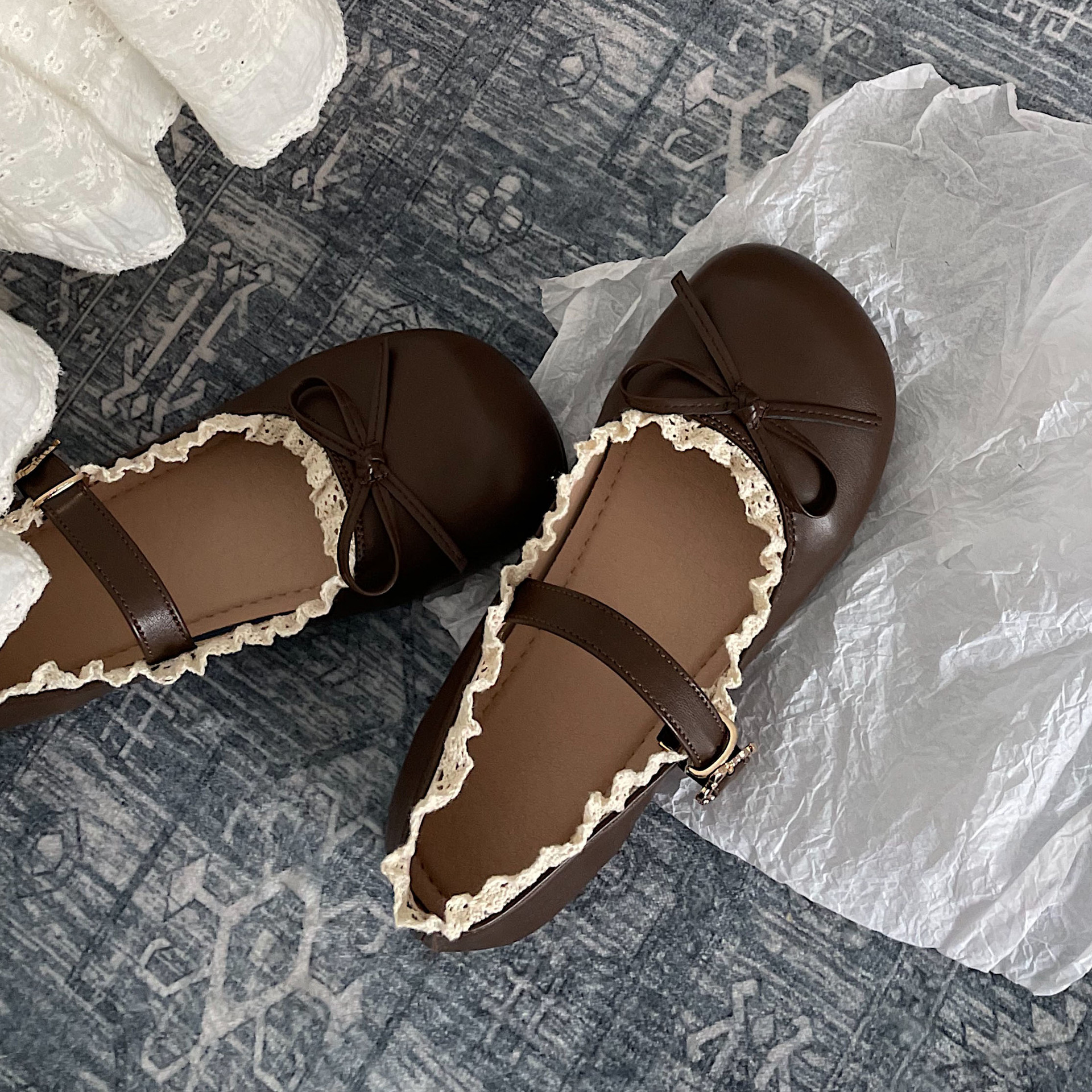 Round Toe Vintage Bow Leather Flat Shoes foto 2