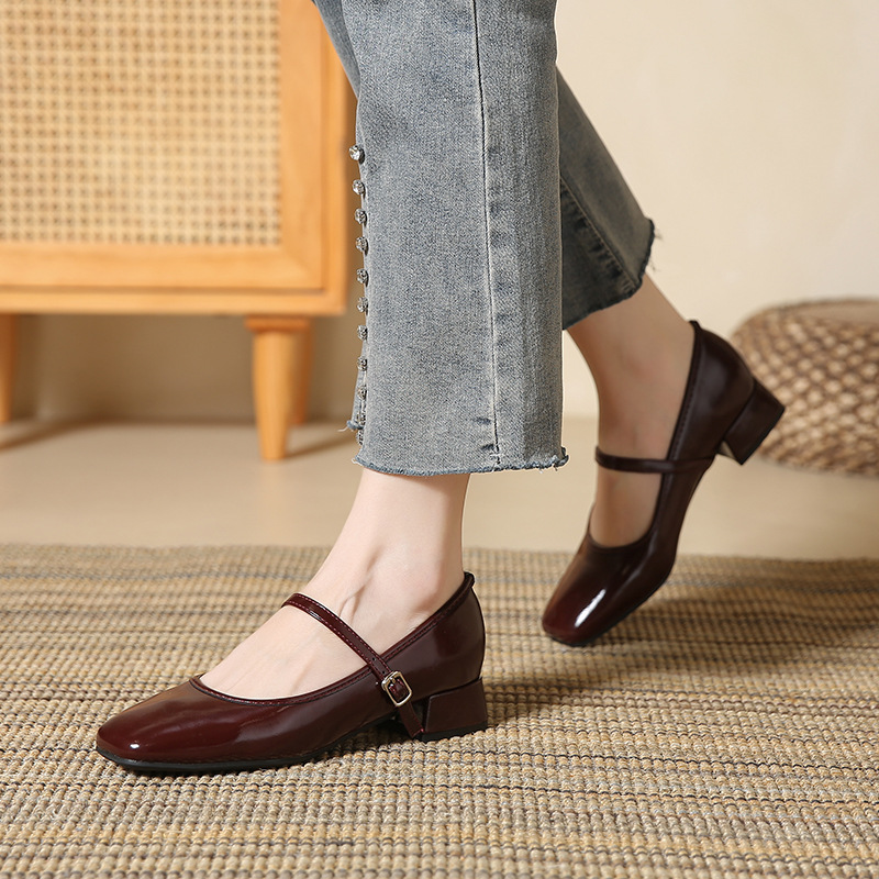 Chunky-heeled French-style Low-cut Pumps In Black For Women foto 2