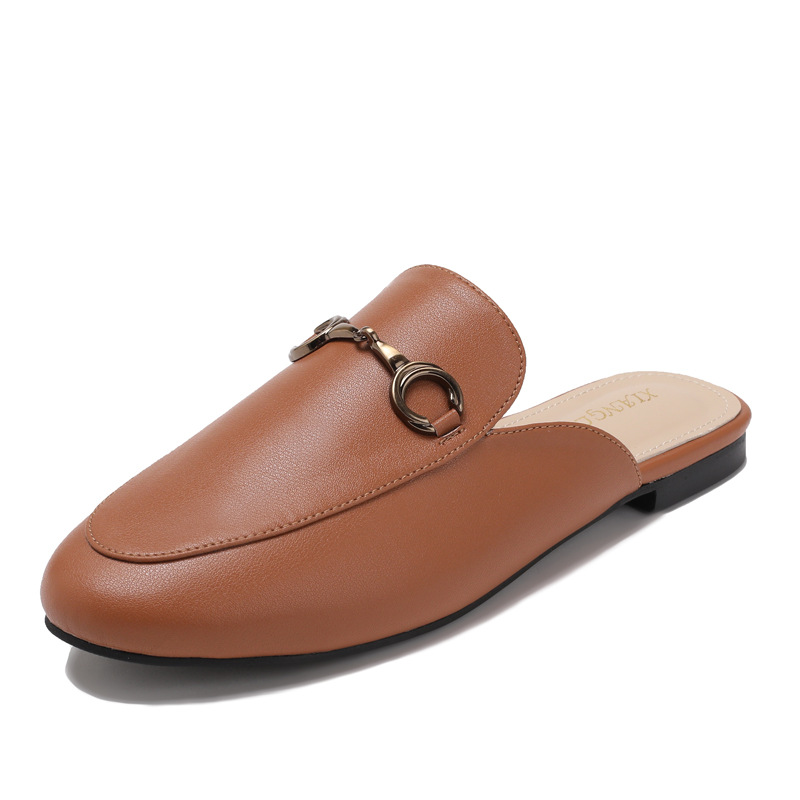 Flat-bottomed Slip-on Loafers With Horsebit Buckles And A Closed Toe foto 4