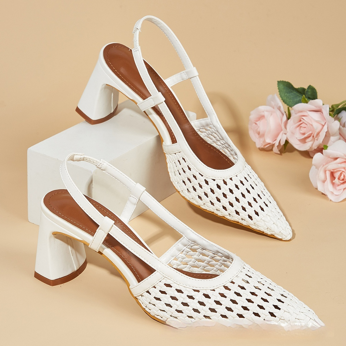 White Pointed-toe, Closed-toe Woven Mesh Sandals foto 5