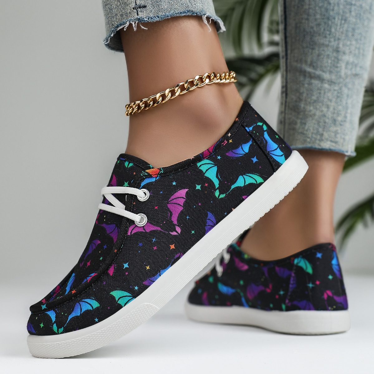 New Bat-pattern Lace-up Low-top Casual Flat Shoes foto 4