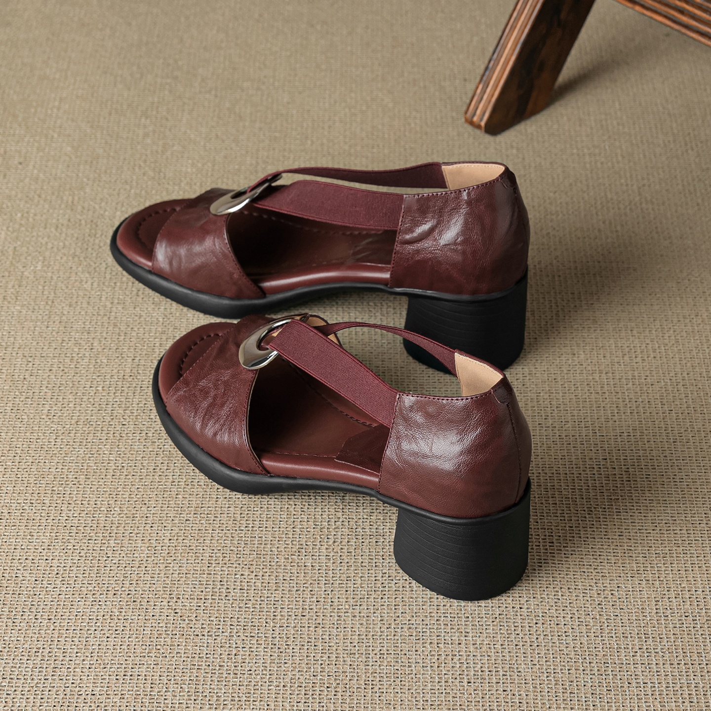 Women's Handmade Full-Grain Sheepskin Block Heel Sandals, Elastic Strap Peep-Toe Dress Shoes foto 5