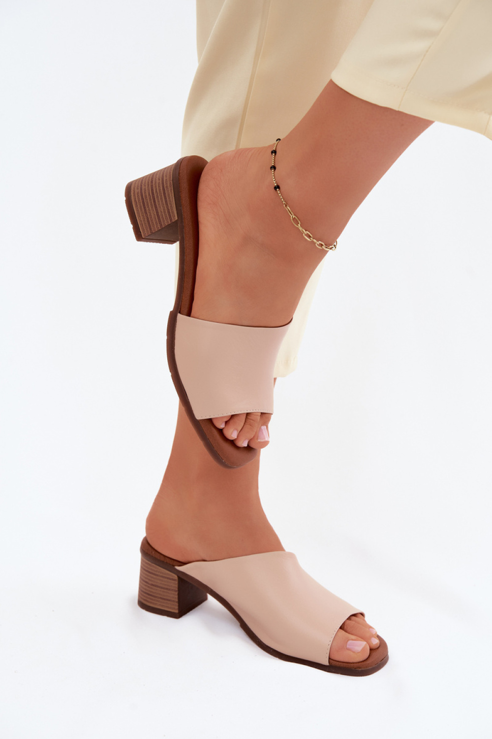Hakken slippers Step in style