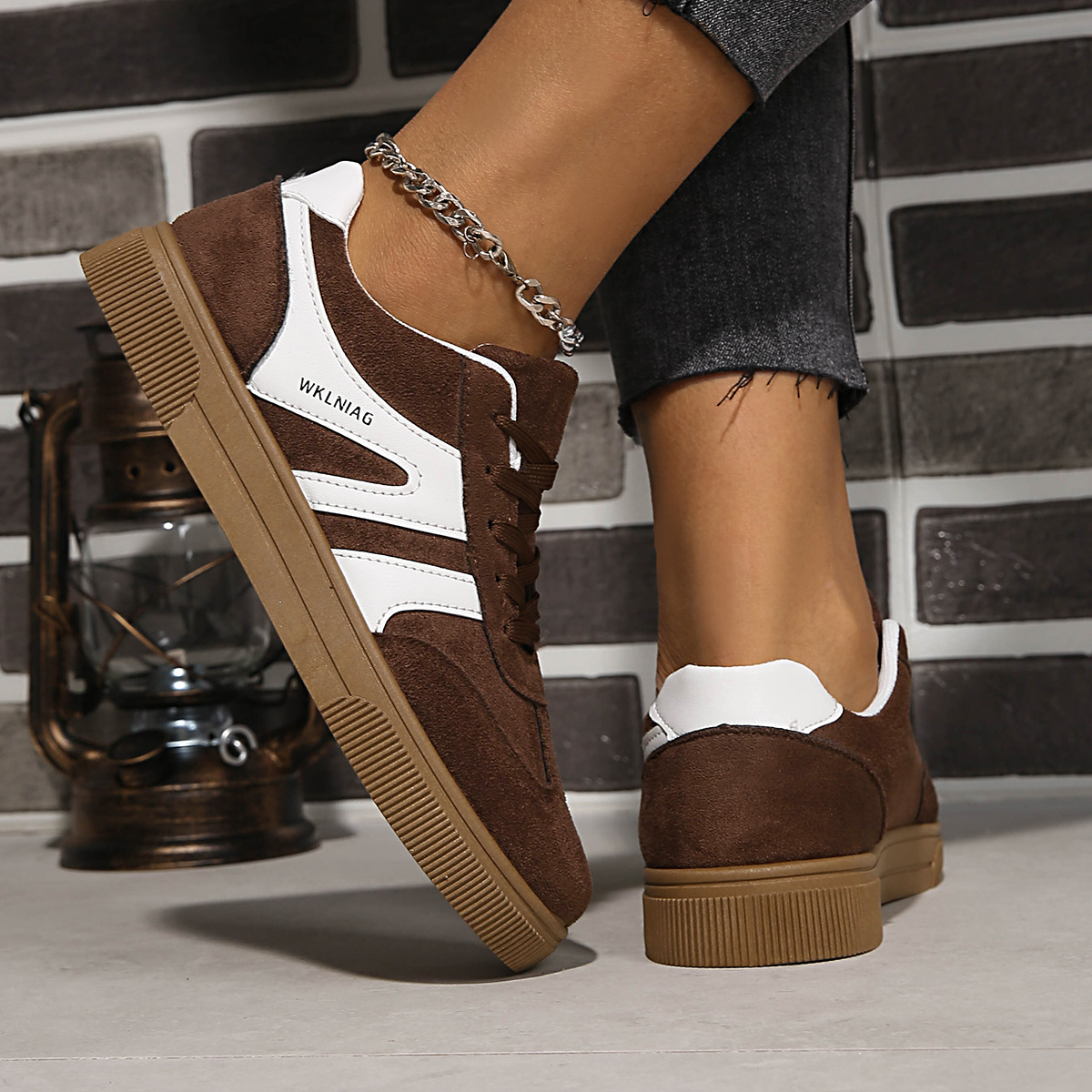 Women's Retro Casual Round-Toe Sports Fashion Flat-Soled Sneakers foto 2