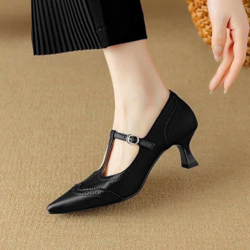 Women's French-style Vintage Engraving Stiletto Heel High Heels foto 5