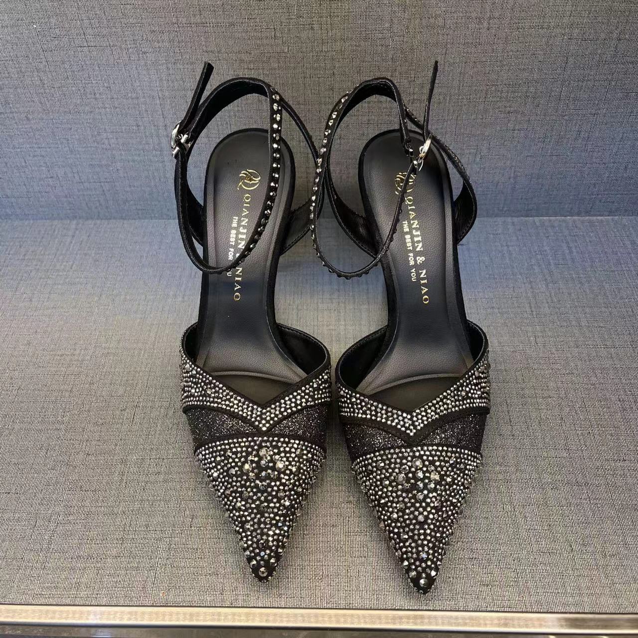 Women's Hollow High Heels With Red Sole foto 2