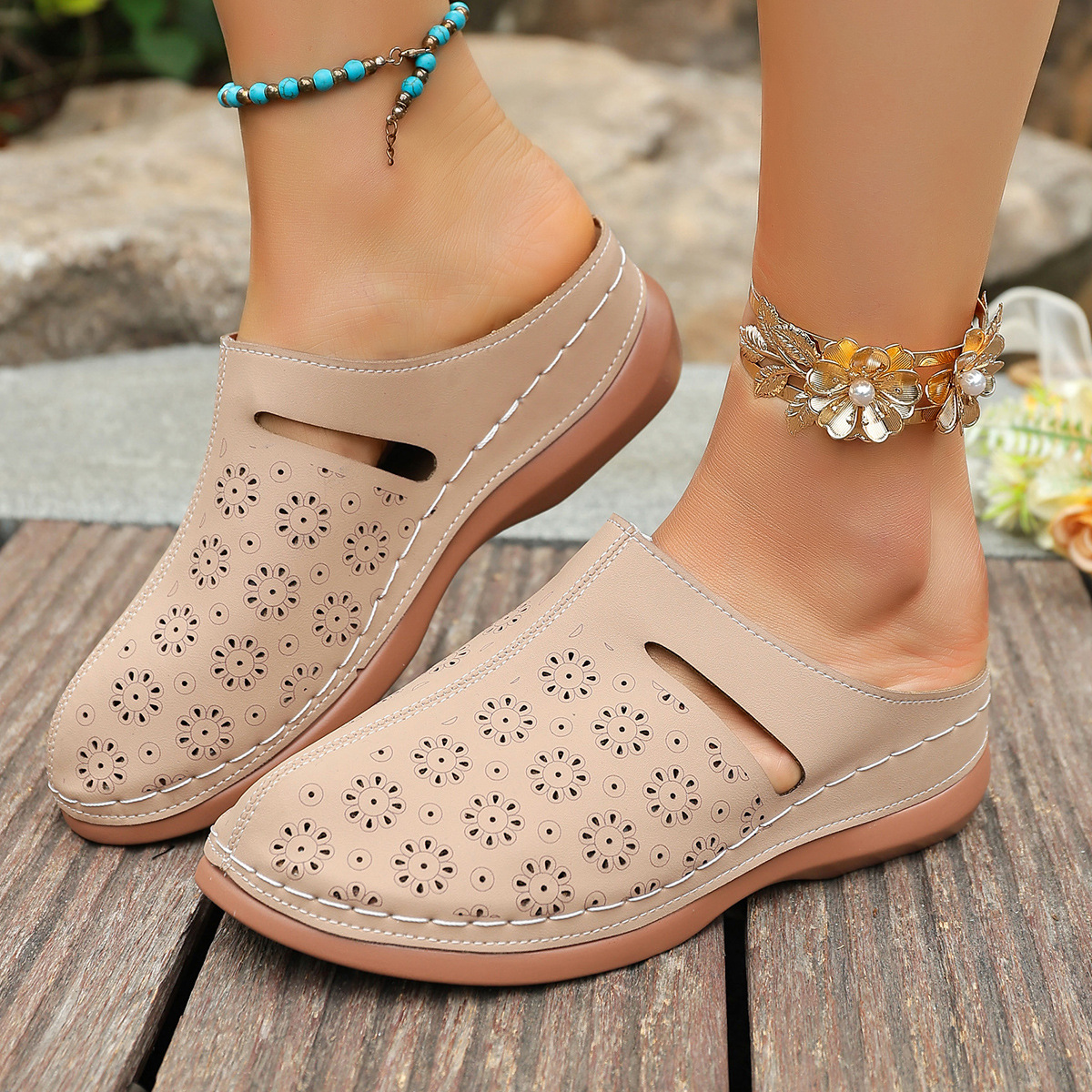 Hollow-out Thick-soled Vintage-style Women's Slippers foto 2