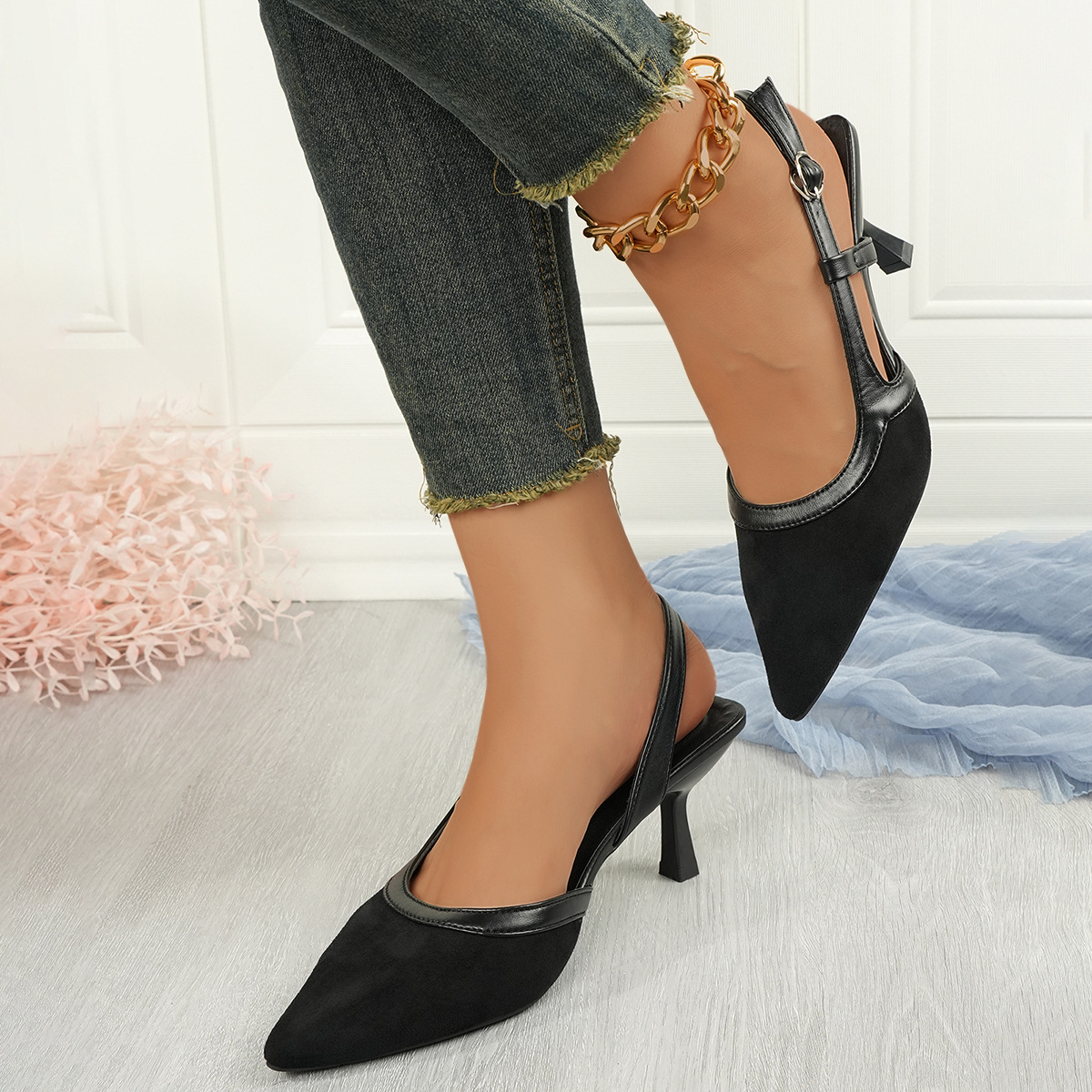 Pointed-toe Hollow-out High-heeled Sexy Versatile Sandals foto 4