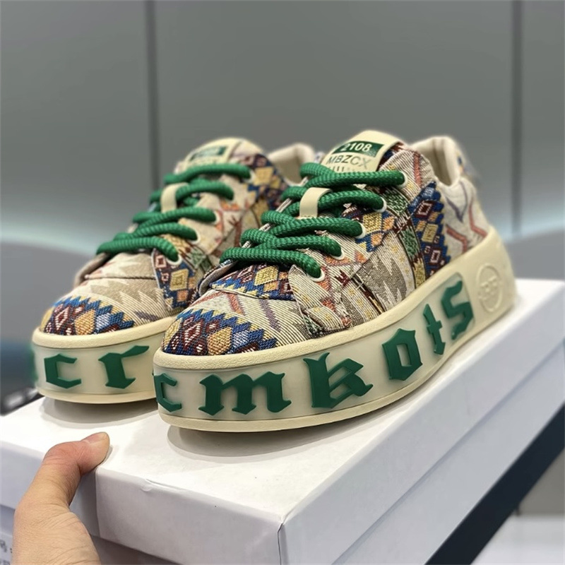 Breathable Low Top Printed Board Shoes Men's Versatile Cloth Shoes foto 3