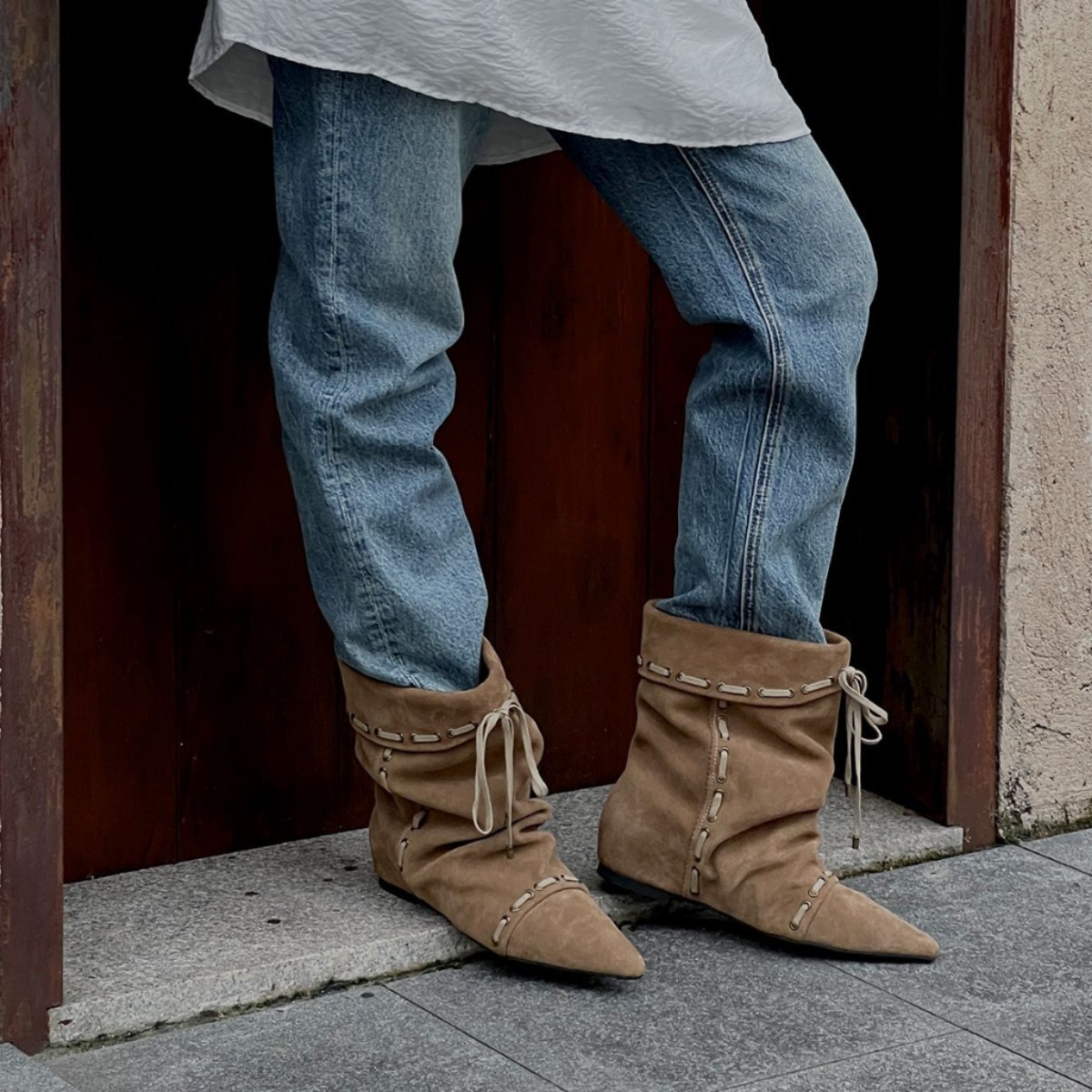 Women's Hidden-Heel Ankle Boots With Straps And Pointed Toes foto 4