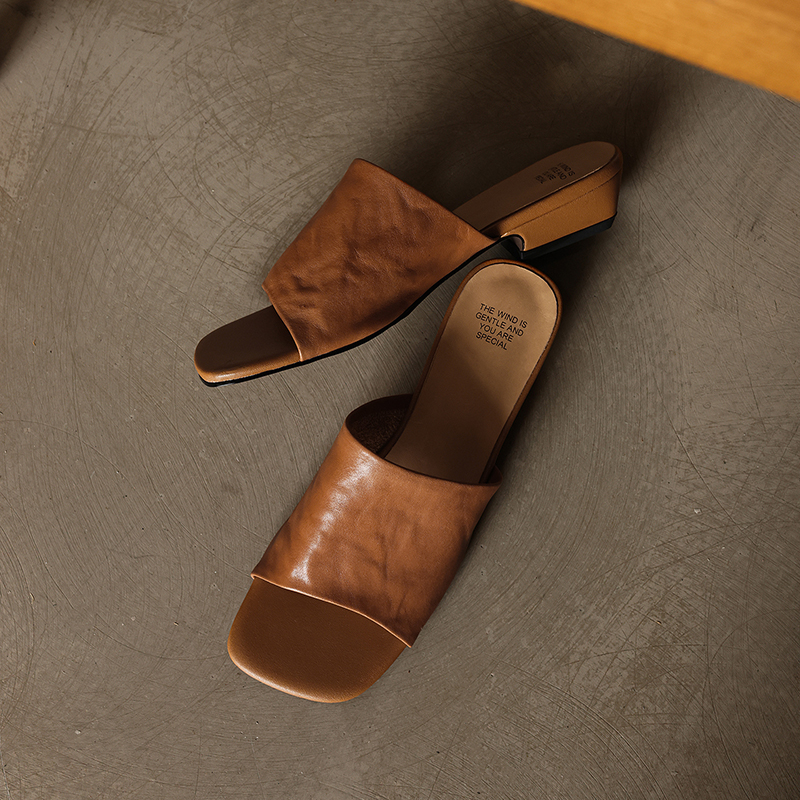 Luxury Dyed Full Grain Leather Closed Back Sandals, Full Grain Cowhide Insole, Low Block Heel Non Slip TPR Outsole Casual Summer Footwear foto 4