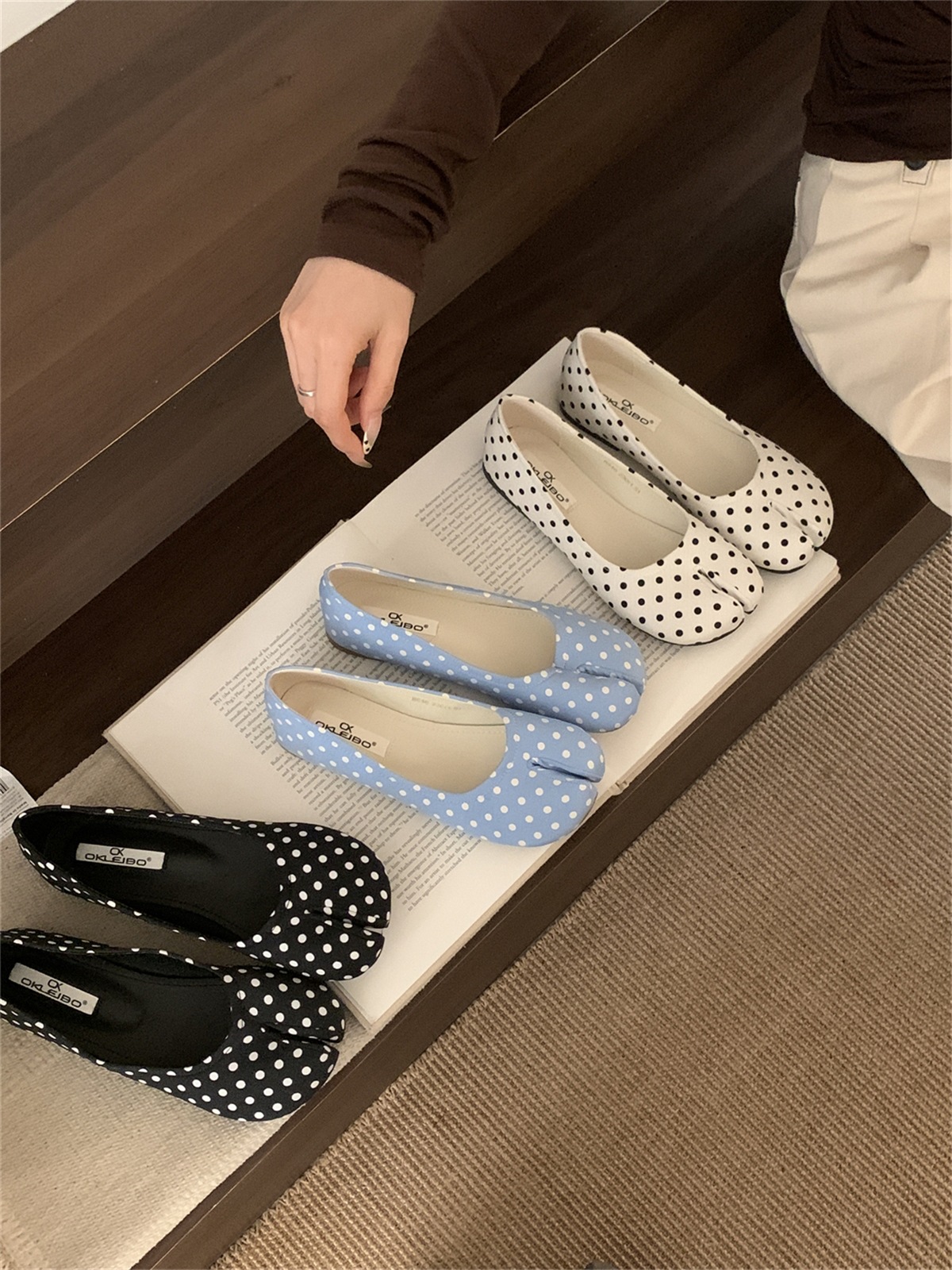 Horseshoe Split Toe Sheep Hooves Shallow Mouth Soft Bottom Flat Shoes foto 4