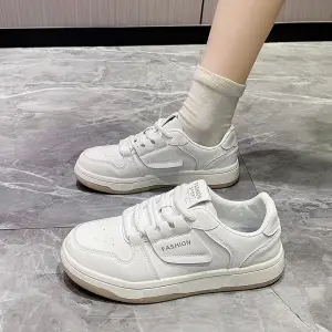 School Style Matching Little White Shoes With Flat Shoes foto 4
