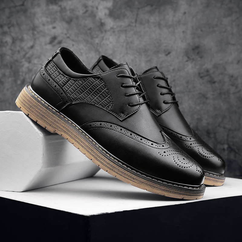 Men's Leather Shoes Carved Casual Men's Shoes foto 3