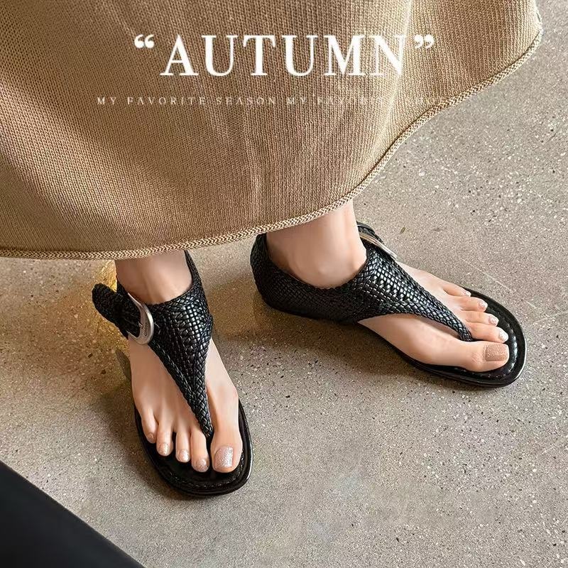Women's Handwoven Cowhide Thong Sandals, Full-Grain Leather Ankle Buckle Flat Shoes foto 4