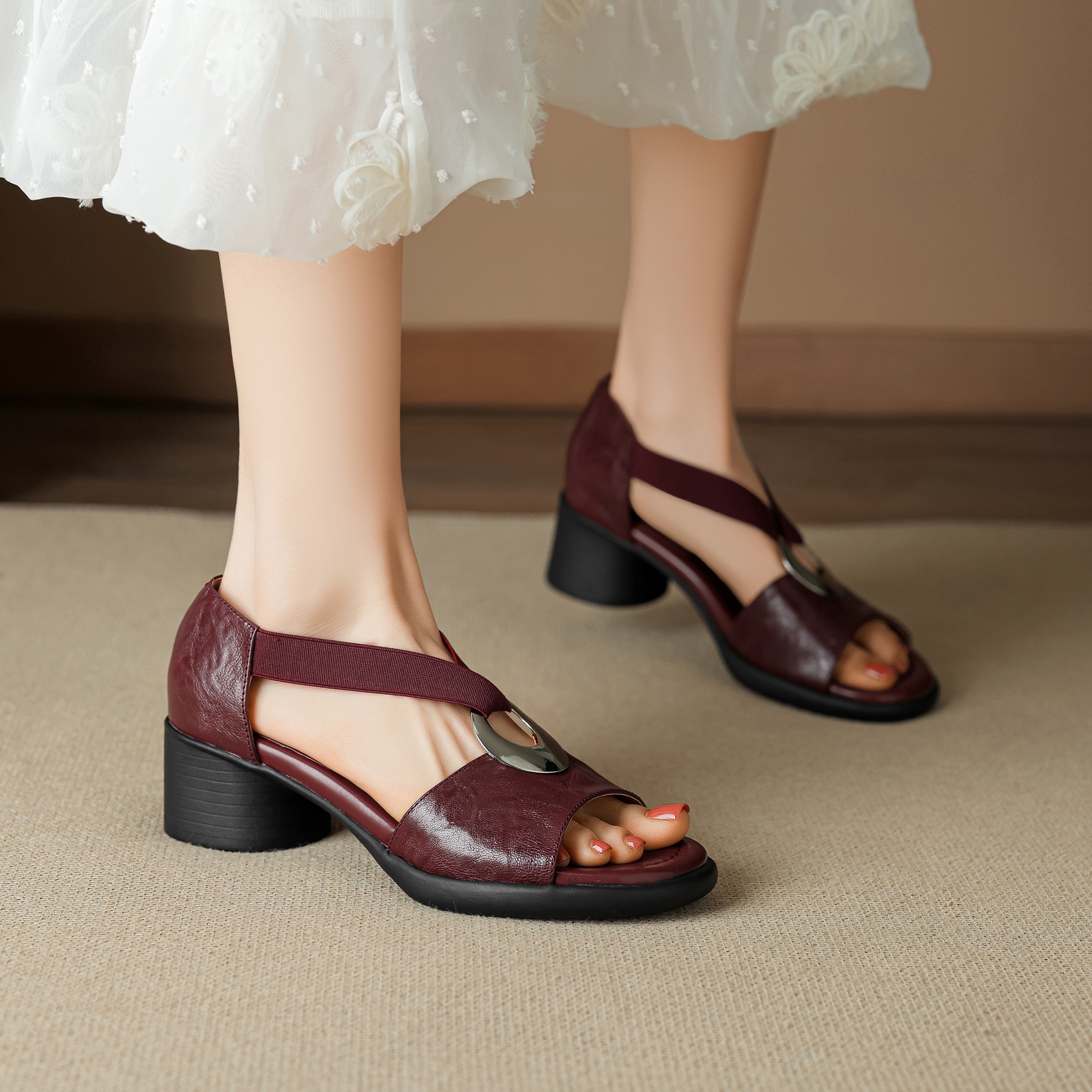 Women's Handmade Full-Grain Sheepskin Block Heel Sandals, Elastic Strap Peep-Toe Dress Shoes foto 4