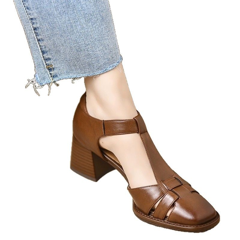 Women's Chunky Heel Hollow Buckle Pig Cage Closed Toe Sandals foto 2