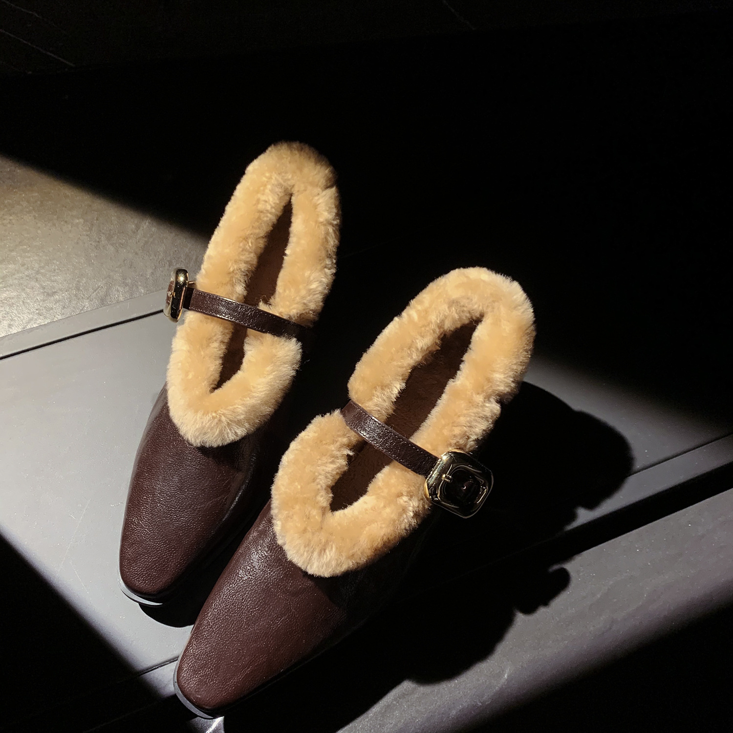 Sheepskin Ankle-strap Shoes Women foto 3