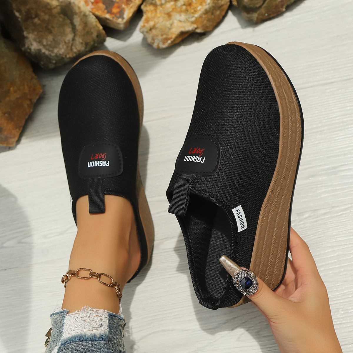Lightweight Stylish Mesh Mens Slip-on Sneakers foto 5