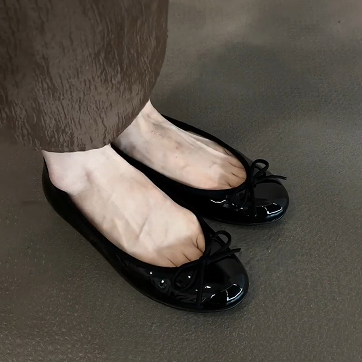 Leather Low-cut Bow Flat Loafers foto 2