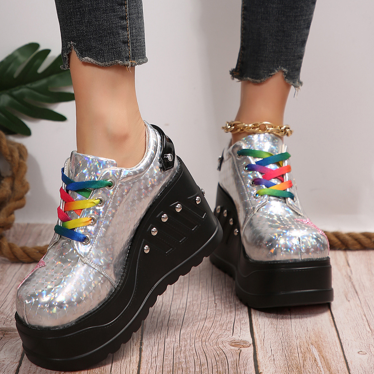 Punk Shiny Leather Rivet Thick Sole Casual Platform Shoes foto 2