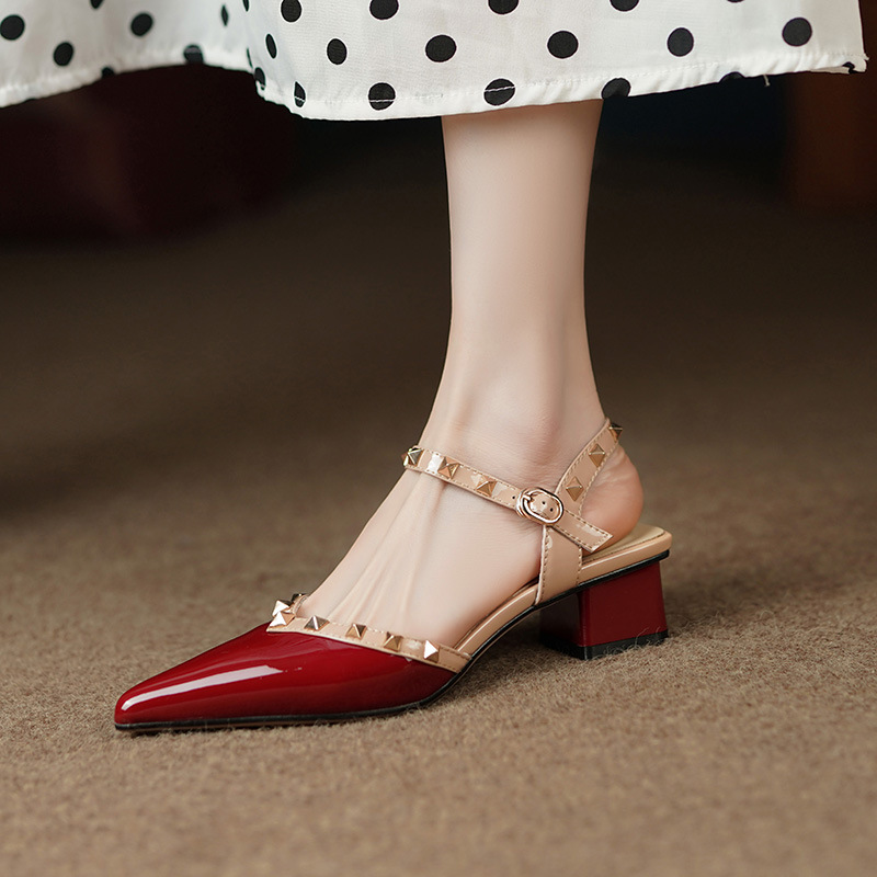 Fashion Pointed Rivets Middle Heel Back Empty Shoes