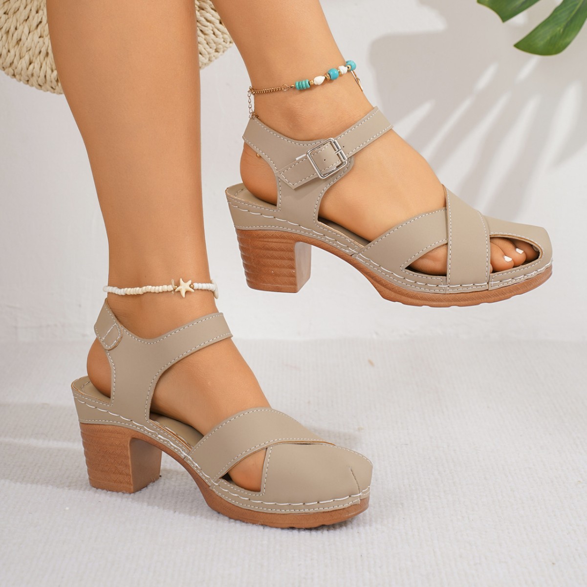 Womens Fashionable Cross-Strap Plus-Size Open-Toe High-Heel Sandals foto 5