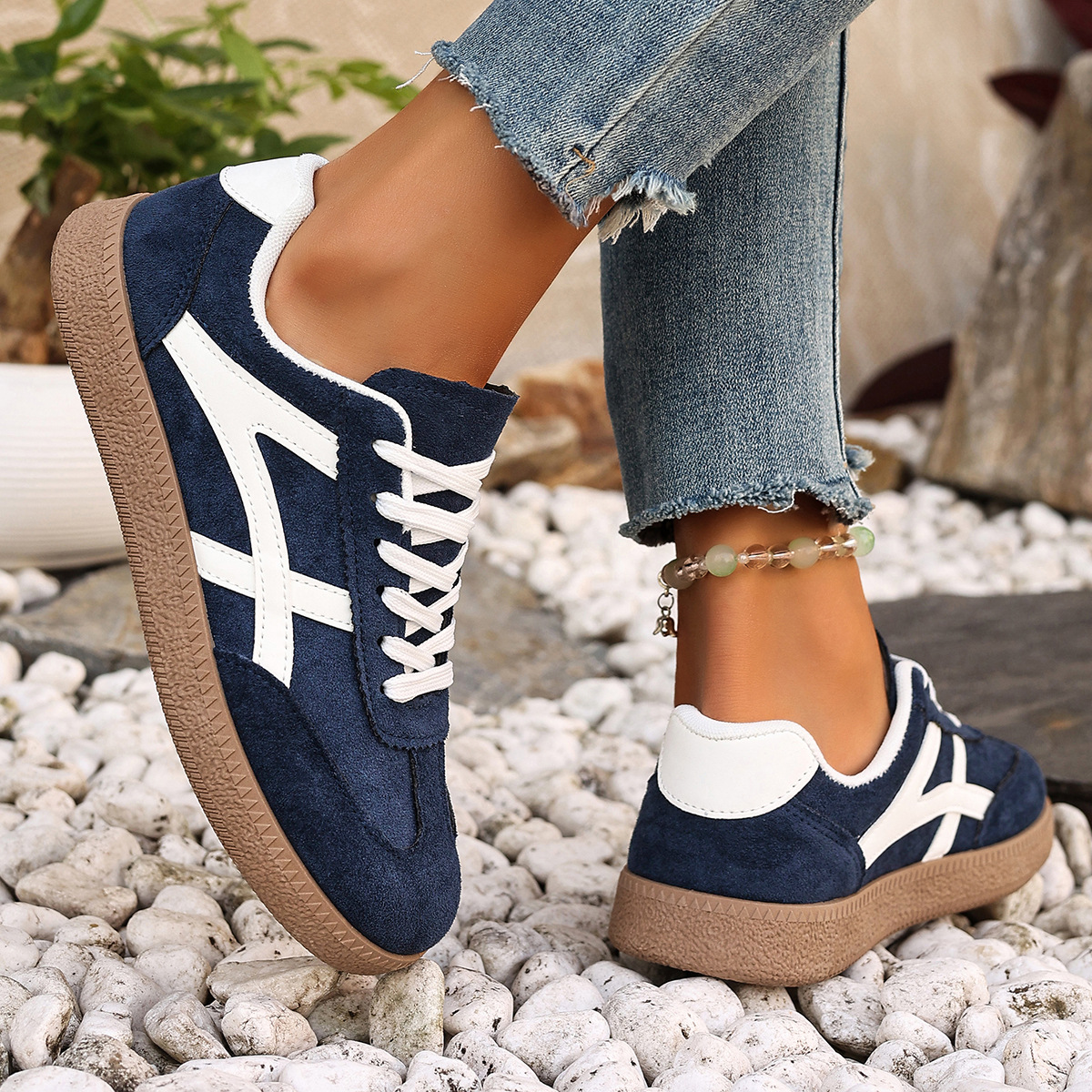 Versatile Lace-up Low-top Athletic Sneakers foto 3