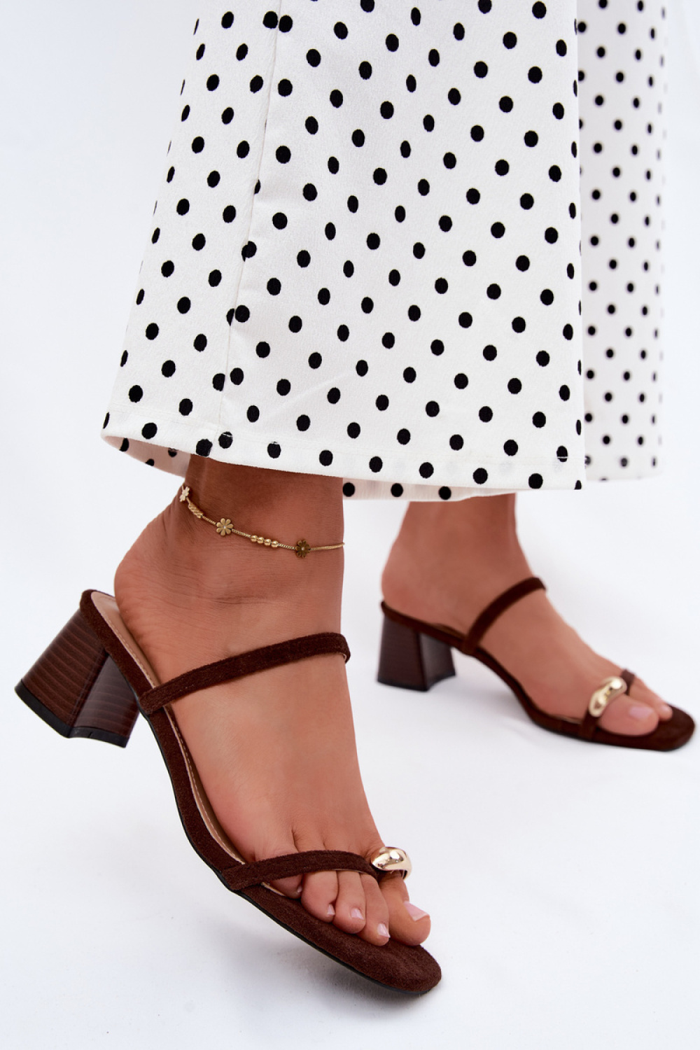 Hakken slippers Step in style