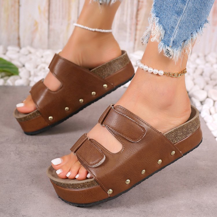 Womens Beach Shoes With Thick Soles Rivets Velcro Straps And Round Toes foto 2