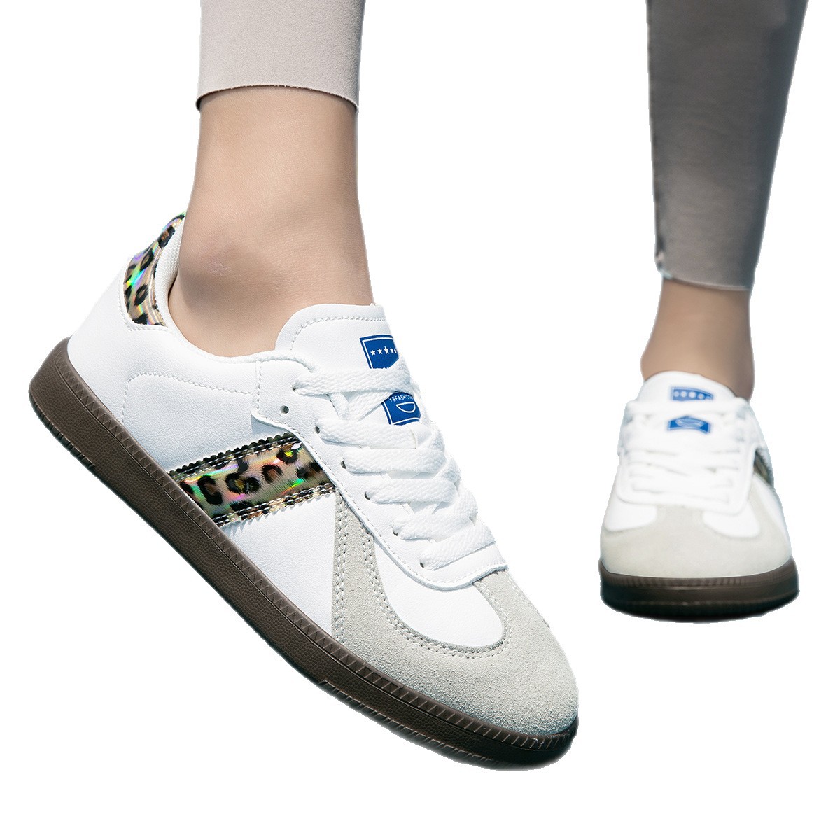 Womens Style White Lace Up Casual Sneakers With A Leopard Print Flat Sole foto 5