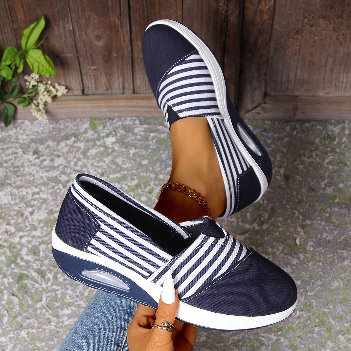 Striped Canvas Casual Round Head Comfortable Lightweight Women's Shoes foto 2