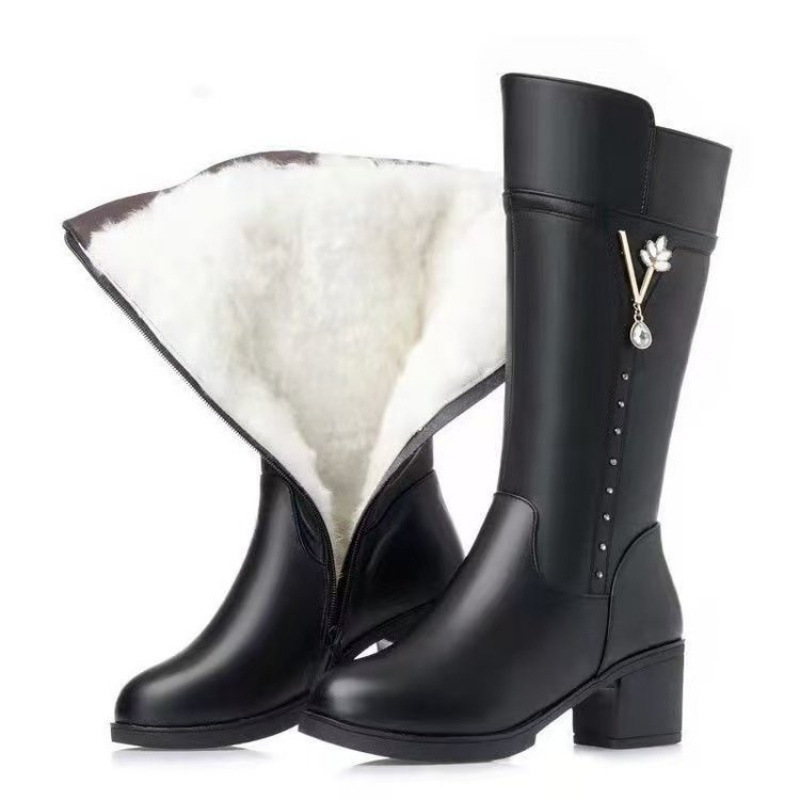 Womens Fleece-Lined Tall Boots In Soft Leather With Wool Lining And Zipper For Warmth foto 2