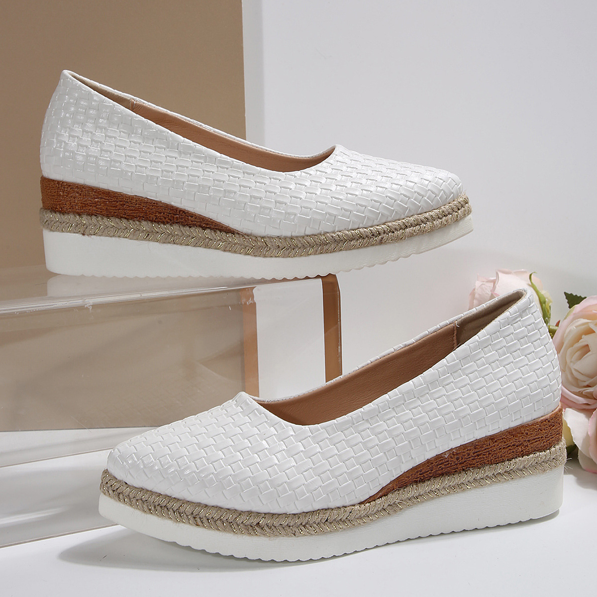 Woven Hemp Rope Muffin Bottom Low-cut Breathable Pointed Women's Pumps foto 3