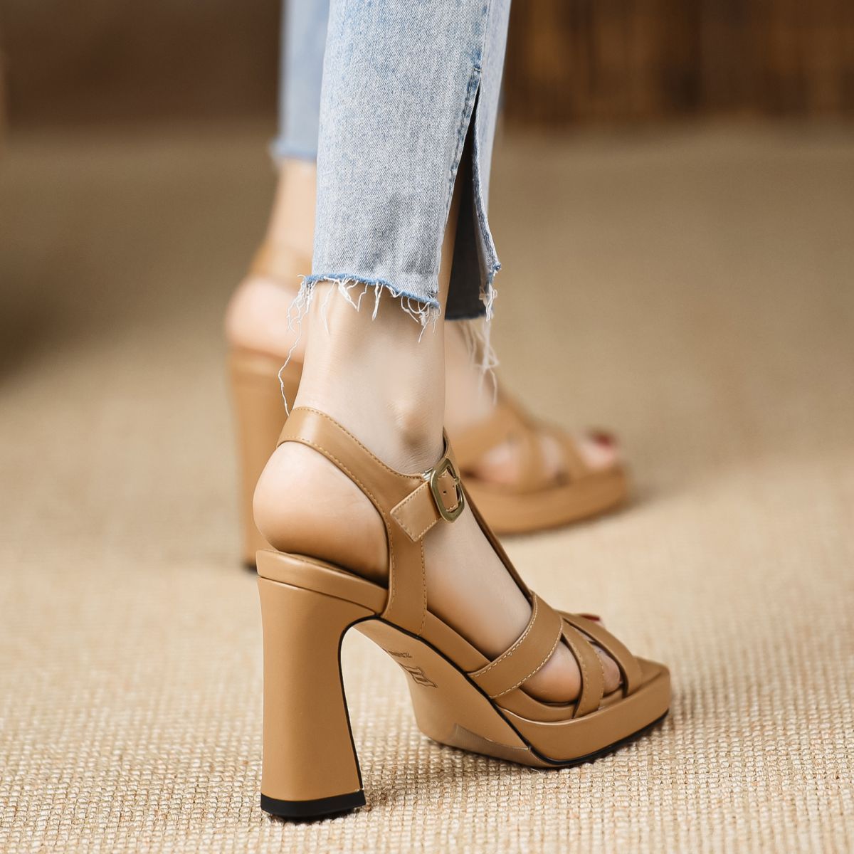 One-strap Square Toe Waterproof Platform Thick Heel High Heels foto 5