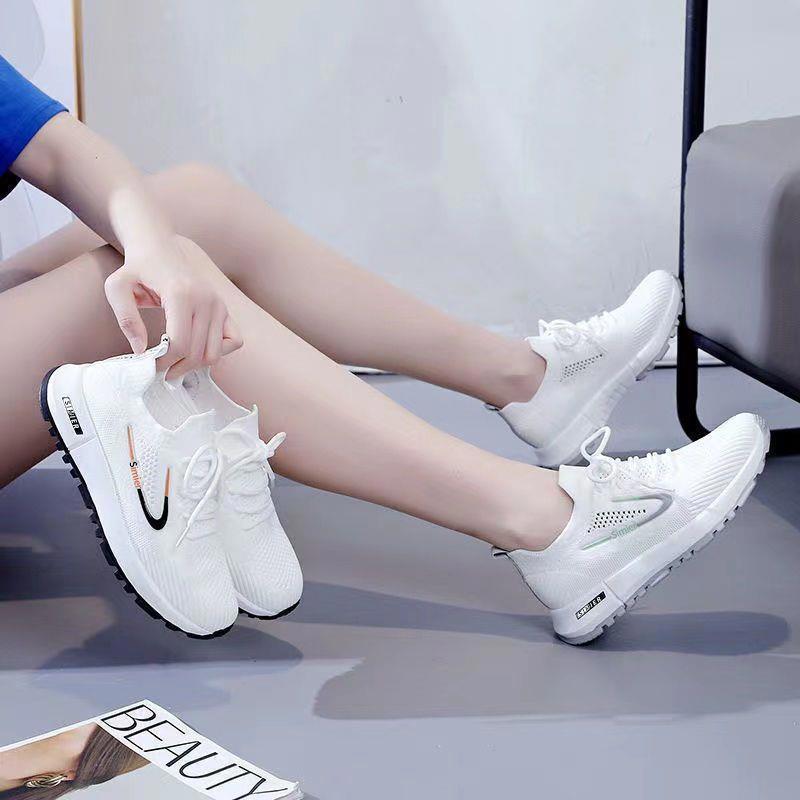 Versatile Flyknit Mesh Casual Sneakers Running Shoes For Students foto 4
