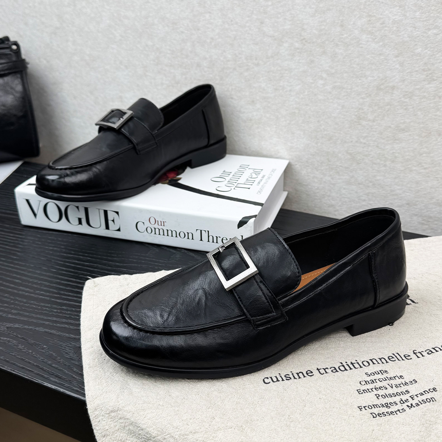 Round-toe Metal Buckle Slip-on Soft-soled Leather Shoes foto 3