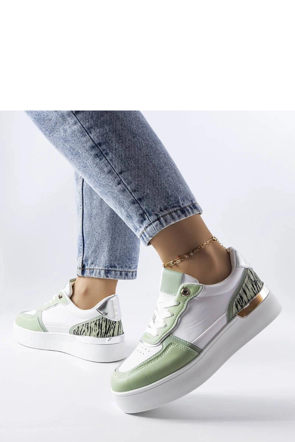 Sportschoenen op een platform Solea foto 3