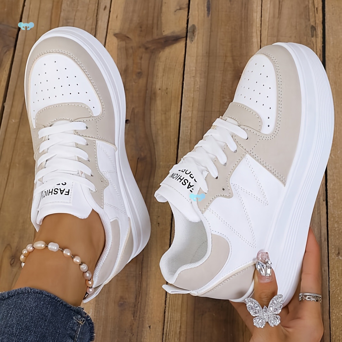 Women's Low-top Lace-up Sneakers With A Synthetic Upper And Thick Sole foto 2