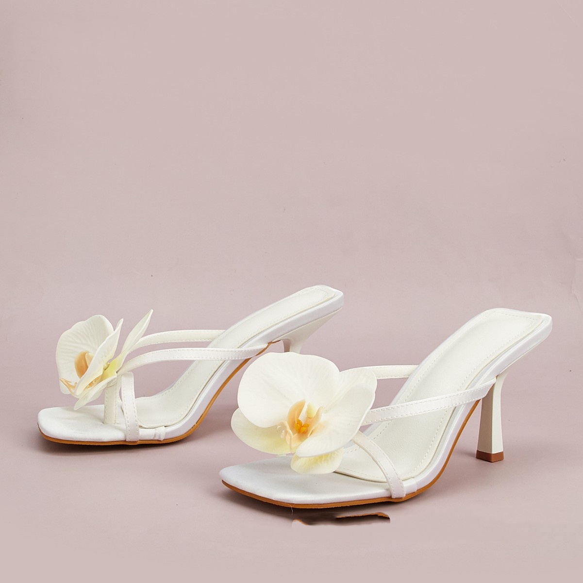 White Flower Decorative Flip-toe Square Toe High Heel Sandals foto 5