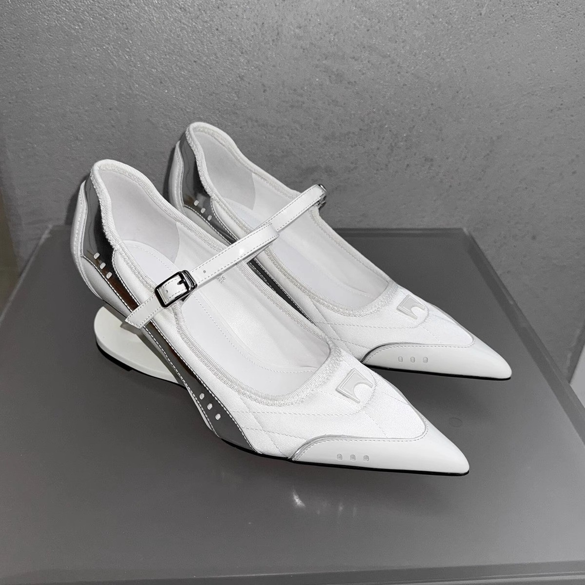 Womens French-style Pointed-toe Stilettos foto 4