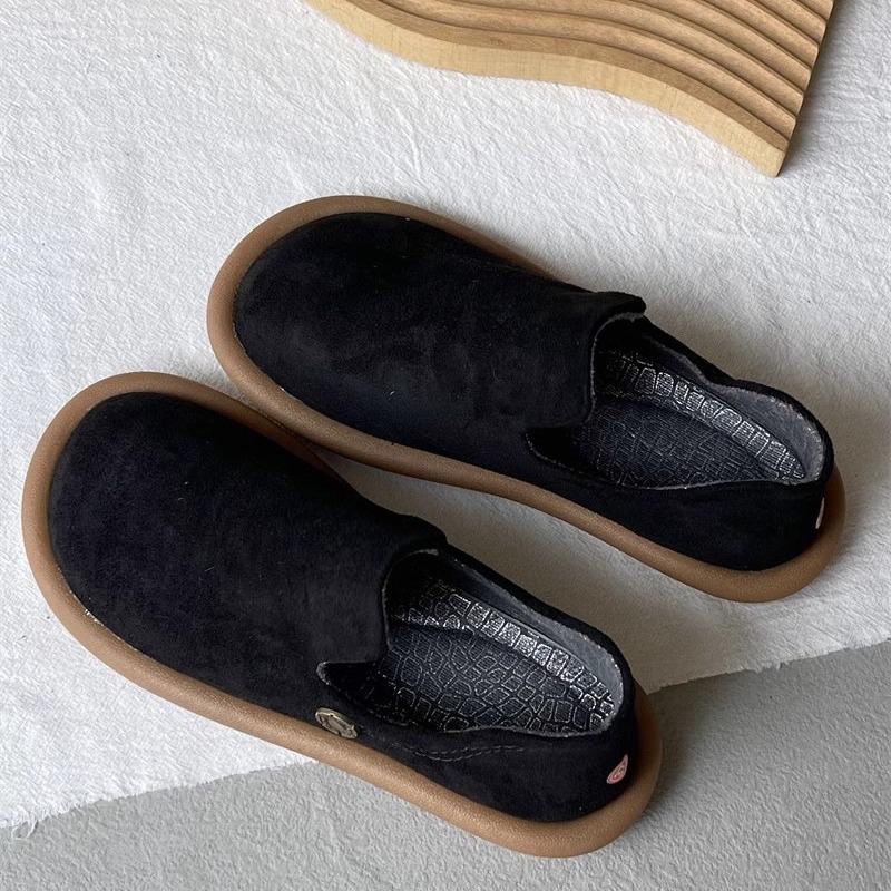 British-style Suede Pumps With A Vintage Vibe foto 3