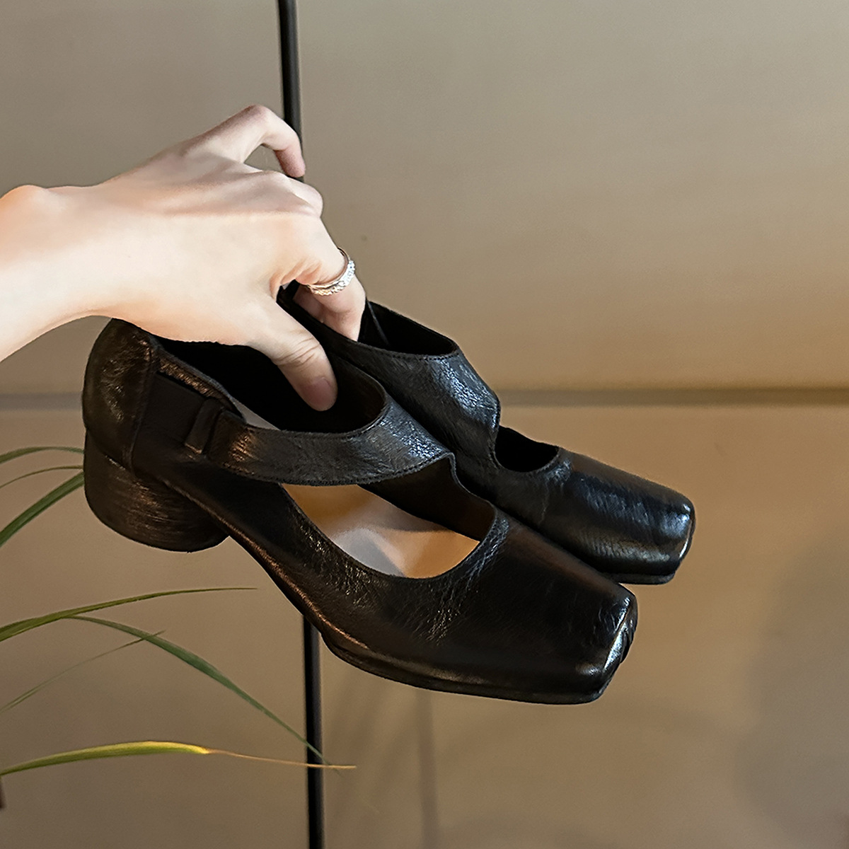 Textured Horsehide Square-toe Chunky-heel Soft-upper Womens Ballet Flats foto 5
