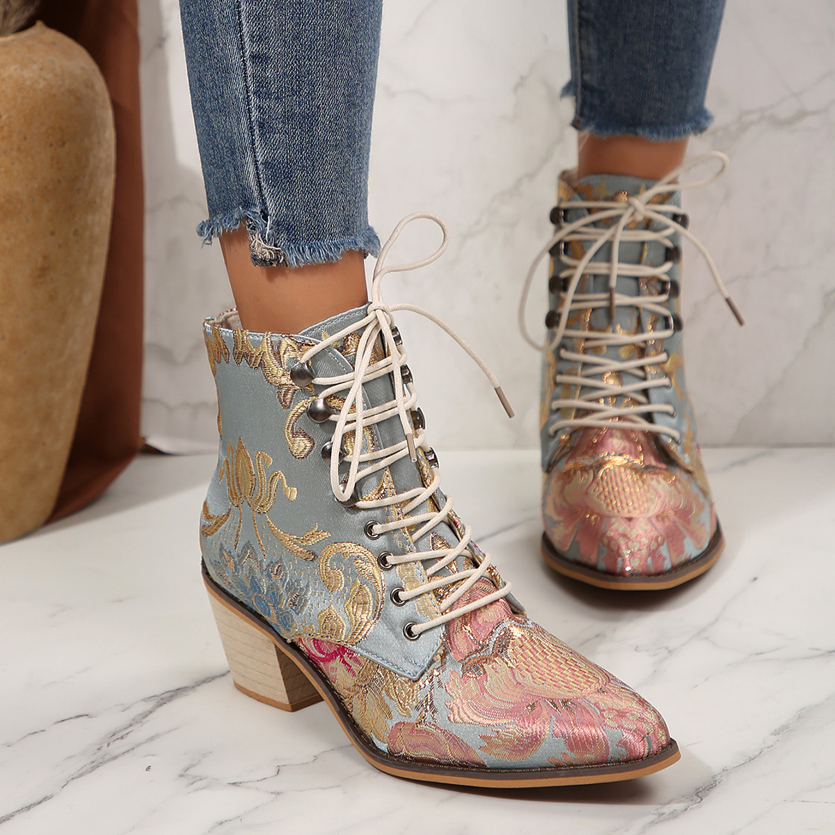 Large Size Ethnic Style Embroidered High Heel Lace-up Ankle Boots foto 4