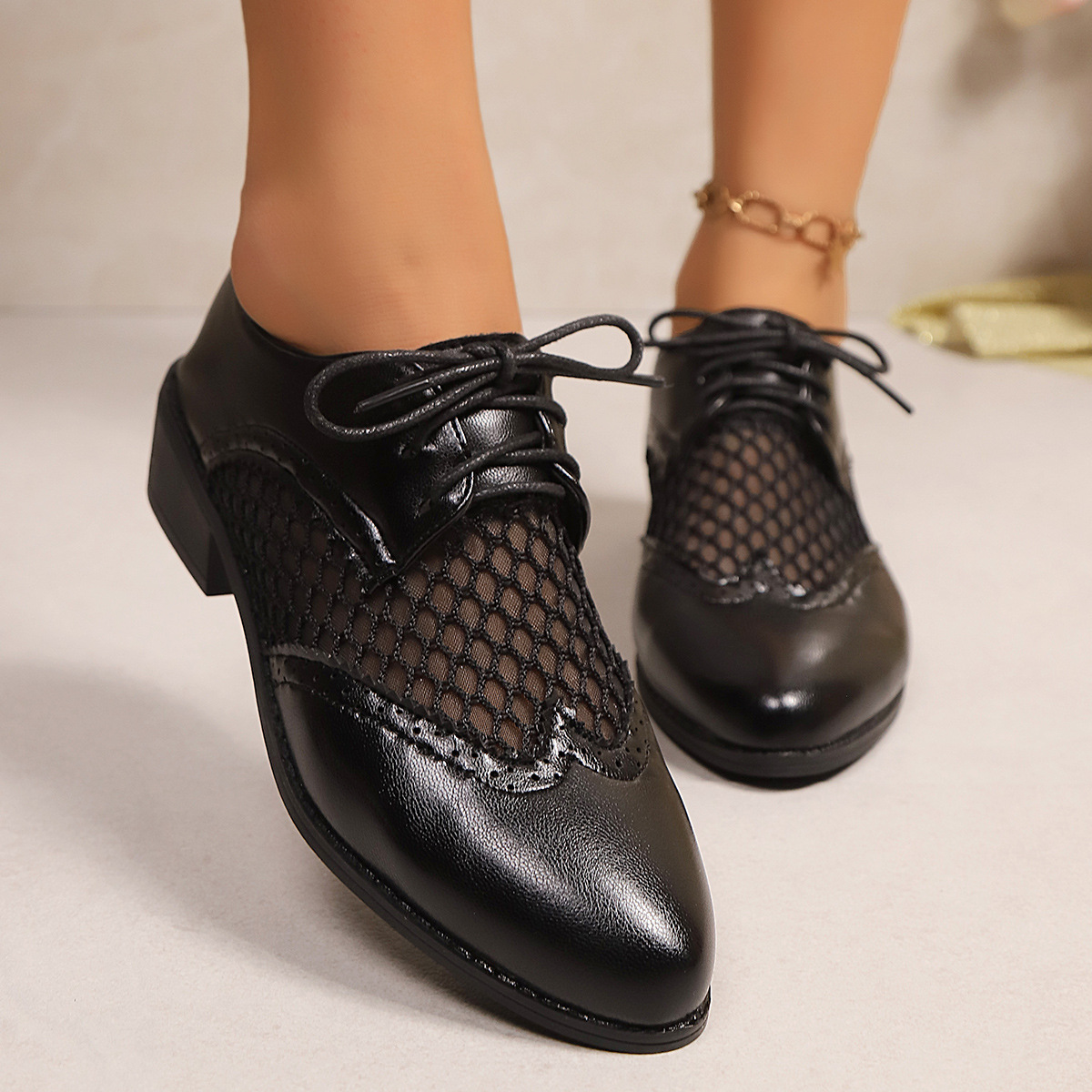 Retro Soft Leather Low Heel Brogue Lace-up Flat Pointed Pumps foto 5