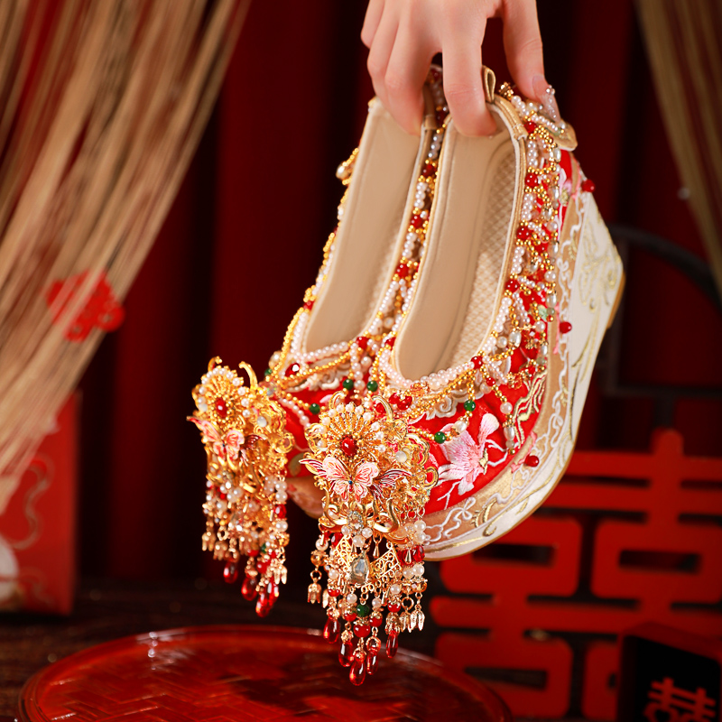 Original Handmade Chinese-style Wedding Shoes - The Xiuhe Shoes With A Heel, Custom-made By Hand, Featuring Ancient Style, Adding New Elements For The Bride's Wedding Chinese-style Dress Shoes, Women' foto 2