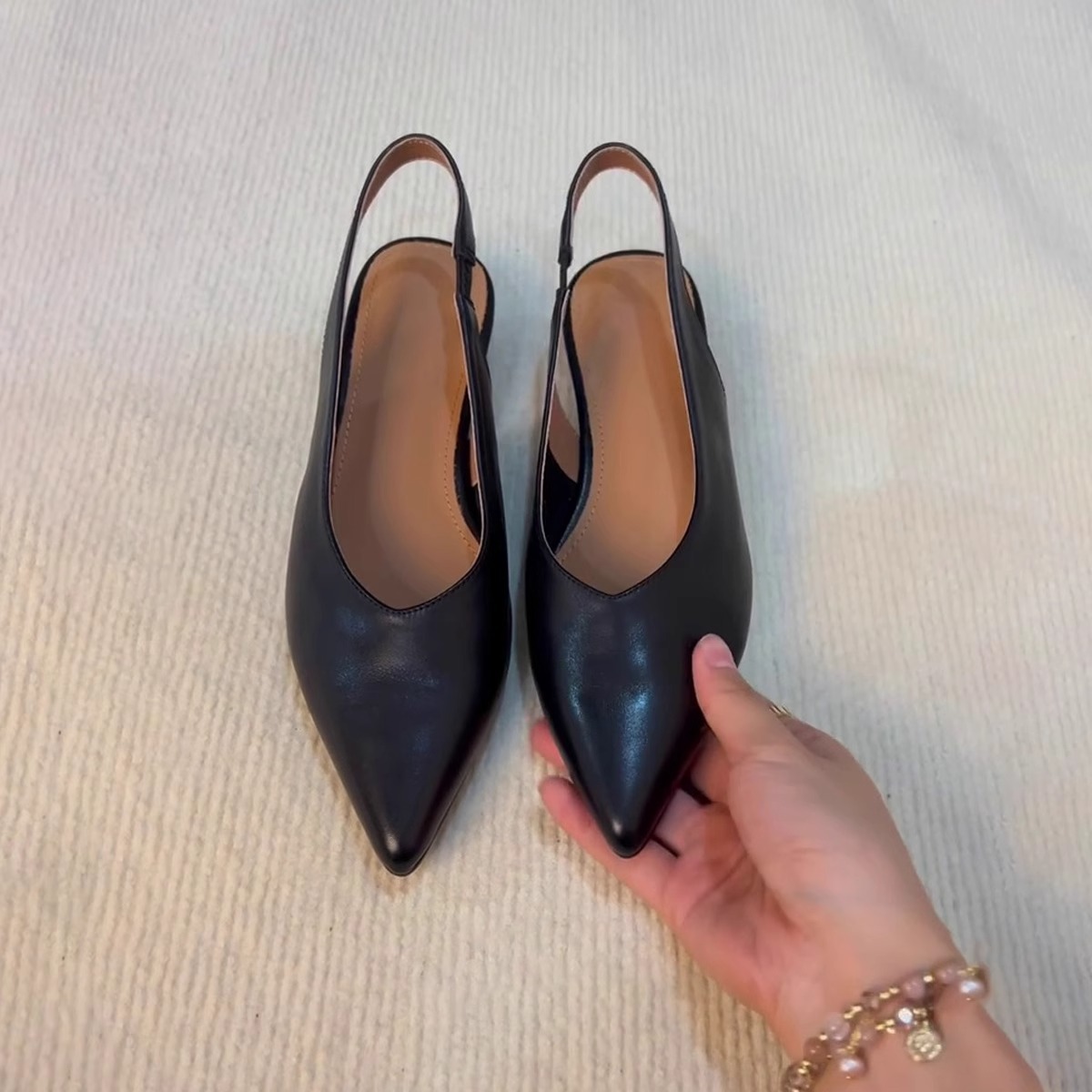 Womens Solid-Color Retro All-Match Pointed-Toe Sandals foto 4