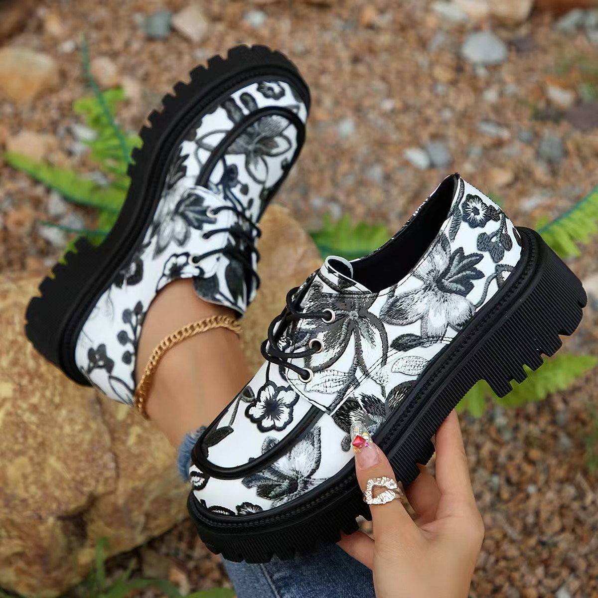 Plus Size Chunky Heel Trendy Retro Loafers foto 4